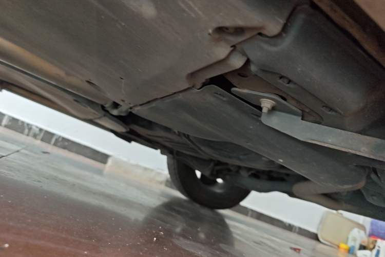 Used Volkswagen Tayron 2020 280TSI Two-Wheel Drive Luxury Connect Edition Left Side Sill