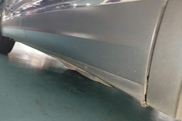 Used Volkswagen Tayron 2020 330TSI Two-Wheel Drive Luxury Smart Connectivity Version Left Side Sill