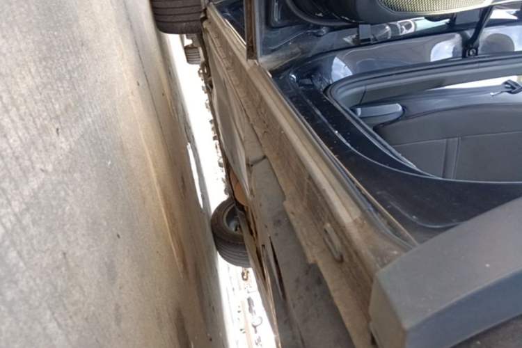 Used Volkswagen Tayron 2020 330TSI Two-Wheel Drive Luxury Smart Connectivity Version Left Side Sill