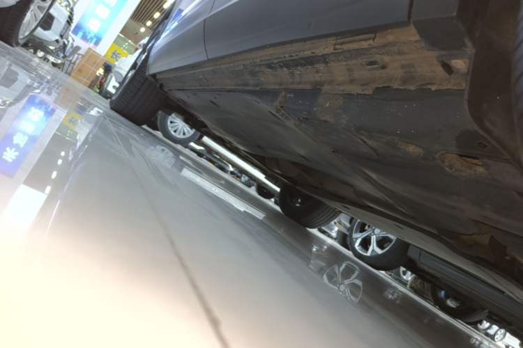 Used Volkswagen Tayron 2020 330TSI Two-Wheel Drive Luxury Smart Connectivity Version Left Side Sill