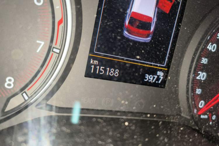 Used Volkswagen Tayron 2020 330TSI Two-Wheel Drive Luxury Smart Connectivity Version Odometer Close Up