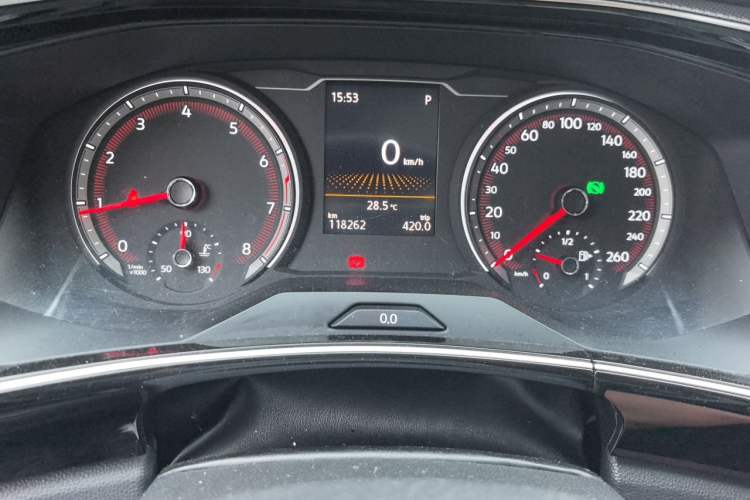 Used Volkswagen Tayron 2020 330TSI Two-Wheel Drive Luxury Smart Connectivity Version Odometer Close Up
