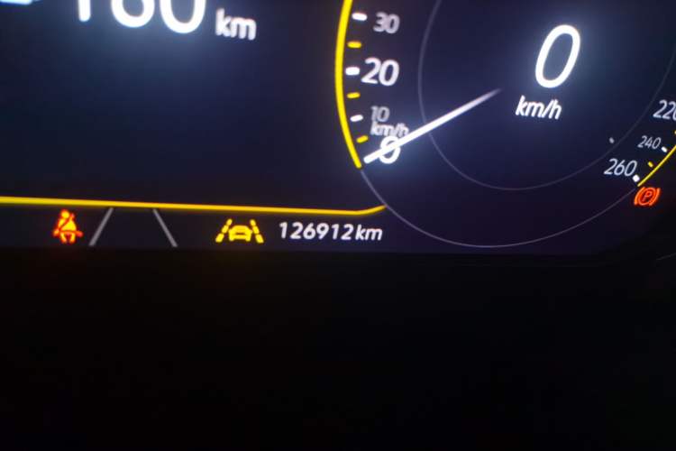 Used Volkswagen Tayron 2020 380TSI Four-Wheel Drive Luxury Connect Pro Edition Odometer Close Up