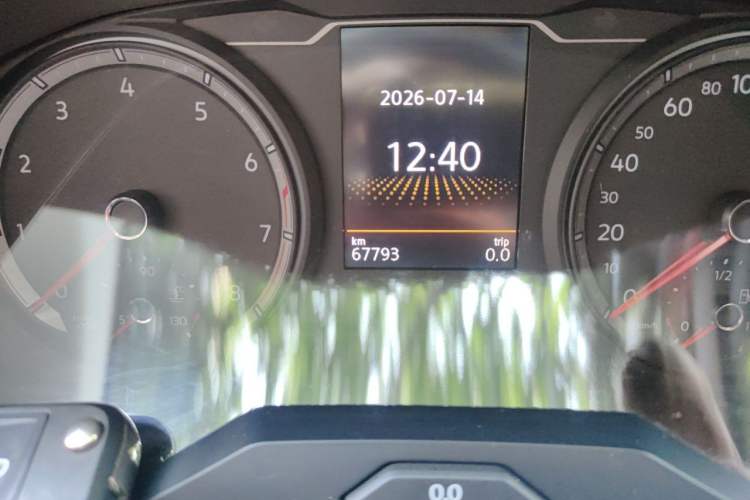 Used Volkswagen Tayron 2020 330TSI Two-Wheel Drive Luxury Smart Connectivity Version Odometer Close Up