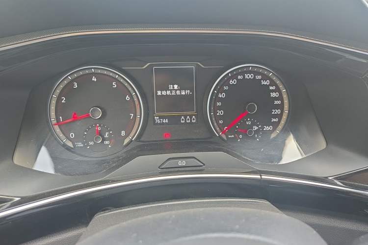 Used Volkswagen Tayron 2020 280TSI Two-Wheel Drive Luxury Connect Edition Odometer Close Up