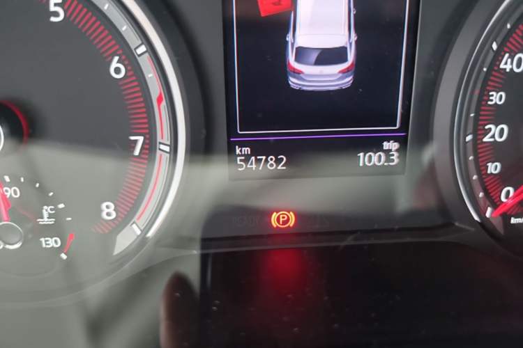 Used Volkswagen Tayron 2020 330TSI Two-Wheel Drive Luxury Smart Connectivity Version Odometer Close Up