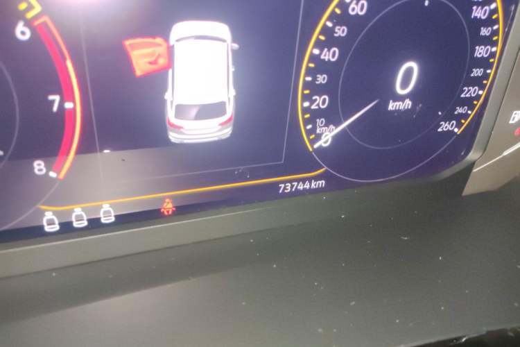 Used Volkswagen Tayron 2020 330TSI Two-Wheel Drive Luxury Connected Pro Edition Odometer Close Up