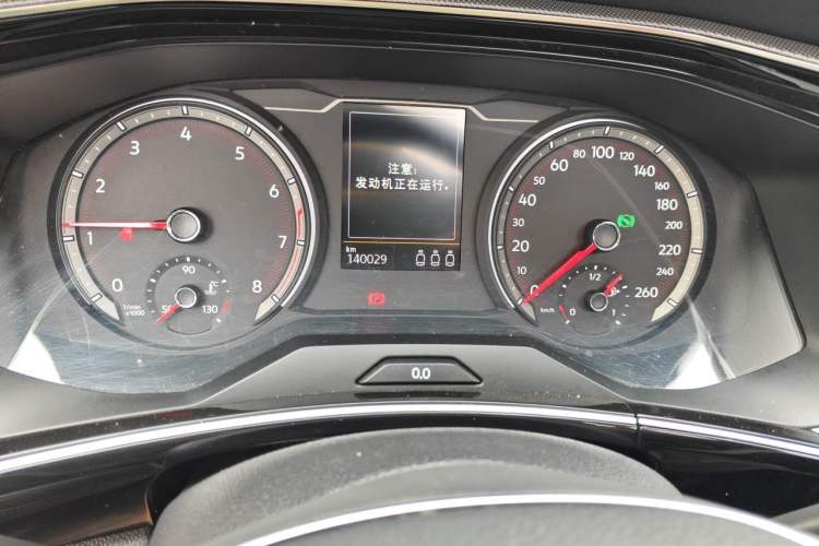 Used Volkswagen Tayron 2020 330TSI Two-Wheel Drive Luxury Smart Connectivity Version Odometer Close Up