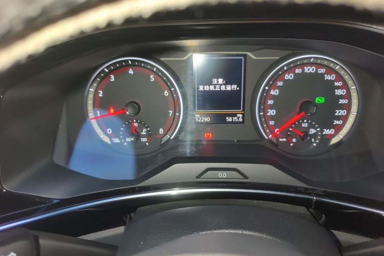 Used Volkswagen Tayron 2020 330TSI Two-Wheel Drive Luxury Smart Connectivity Version Odometer Close Up