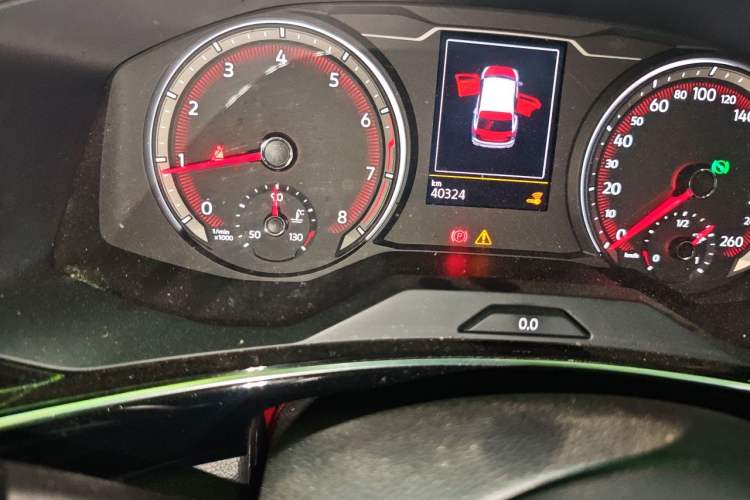 Used Volkswagen Tayron 2020 330TSI Two-Wheel Drive Luxury Smart Connectivity Version Odometer Close Up