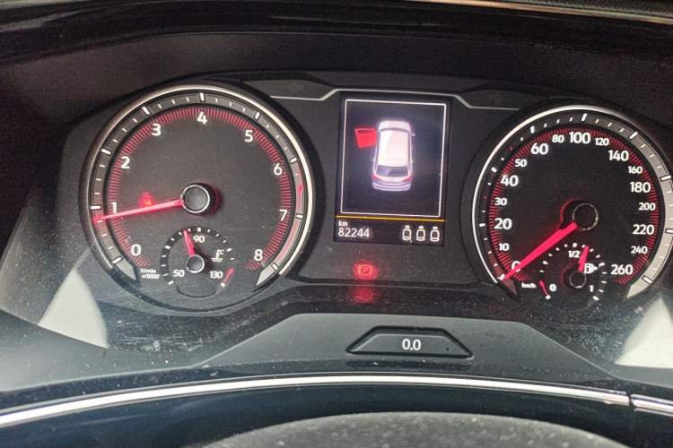 Used Volkswagen Tayron 2020 330TSI Two-Wheel Drive Luxury Smart Connectivity Version Odometer Close Up
