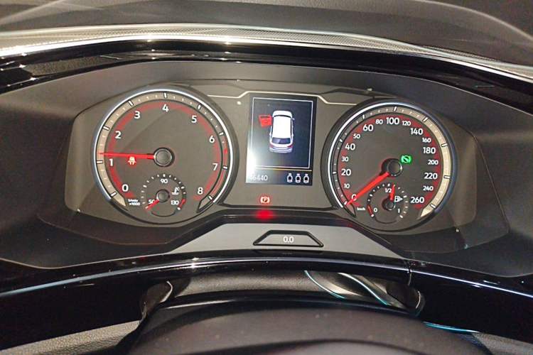 Used Volkswagen Tayron 2020 280TSI Two-Wheel Drive Luxury Connect Edition Odometer Close Up