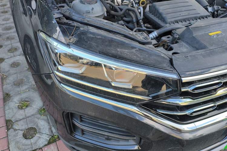 Used Volkswagen Tayron 2020 280TSI Two-Wheel Drive Luxury Connect Edition Right Front Headlight