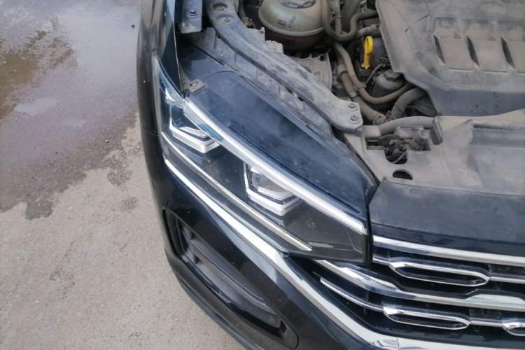 Used Volkswagen Tayron 2020 330TSI Two-Wheel Drive Luxury Smart Connectivity Version Right Front Headlight