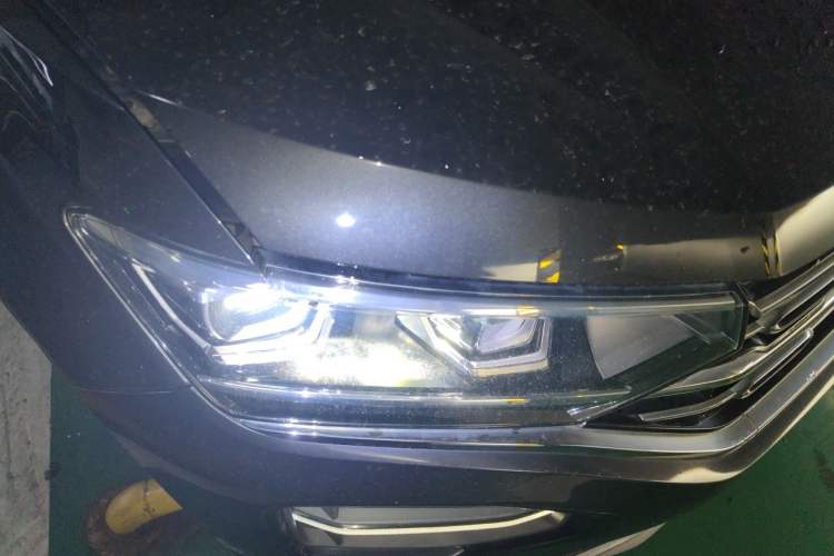 Used Volkswagen Tayron 2020 330TSI Two-Wheel Drive Luxury Smart Connectivity Version Right Front Headlight