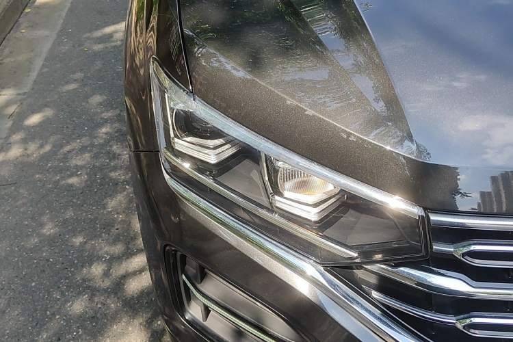 Used Volkswagen Tayron 2020 280TSI Two-Wheel Drive Luxury Connect Edition Right Front Headlight