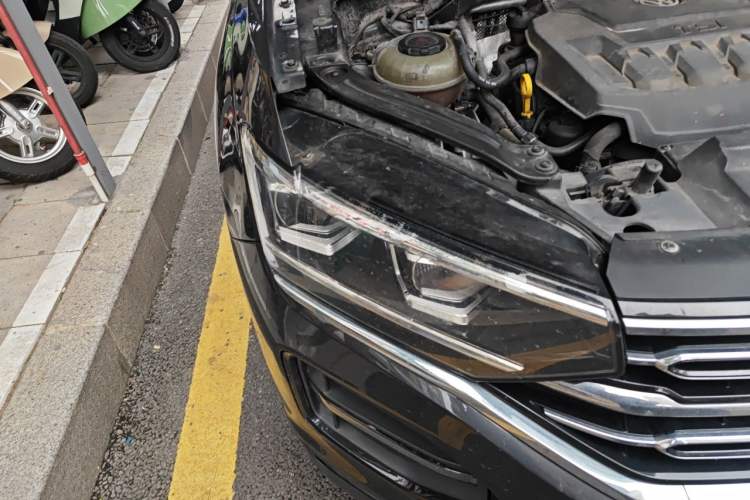 Used Volkswagen Tayron 2020 330TSI Two-Wheel Drive Luxury Smart Connectivity Version Right Front Headlight
