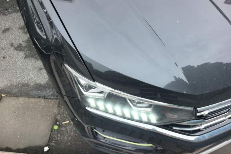 Used Volkswagen Tayron 2020 330TSI Two-Wheel Drive Luxury Smart Connectivity Version Right Front Headlight