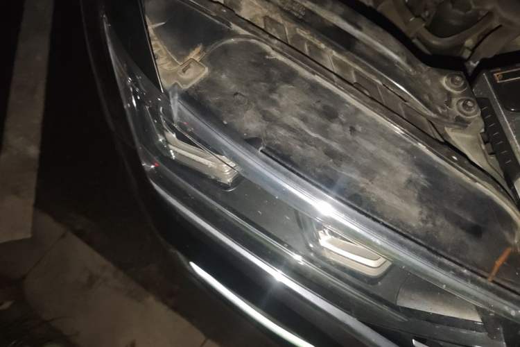 Used Volkswagen Tayron 2020 330TSI Two-Wheel Drive Luxury Connected Pro Edition Right Front Headlight