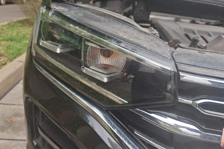 Used Volkswagen Tayron 2020 330TSI Two-Wheel Drive Luxury Smart Connectivity Version Right Front Headlight