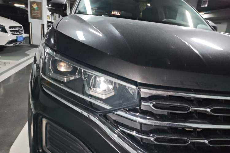 Used Volkswagen Tayron 2020 330TSI Two-Wheel Drive Luxury Connected Pro Edition Right Front Headlight