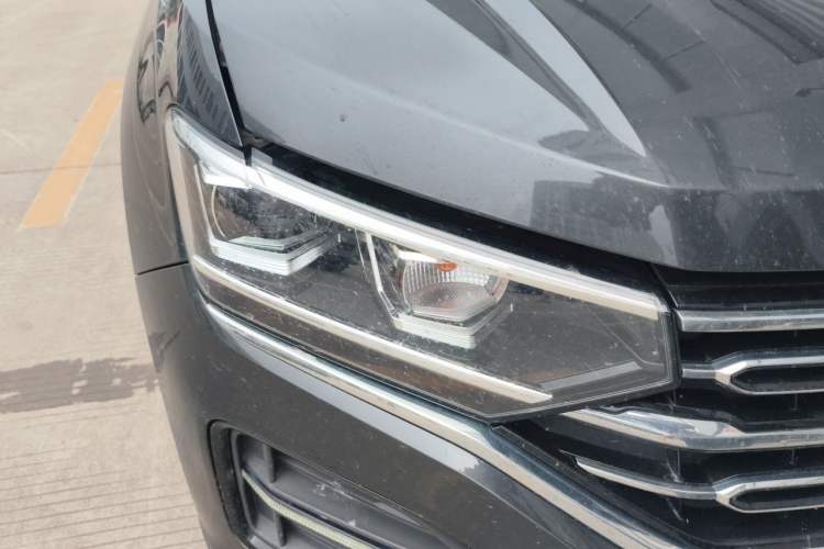 Used Volkswagen Tayron 2020 330TSI Two-Wheel Drive Luxury Smart Connectivity Version Right Front Headlight