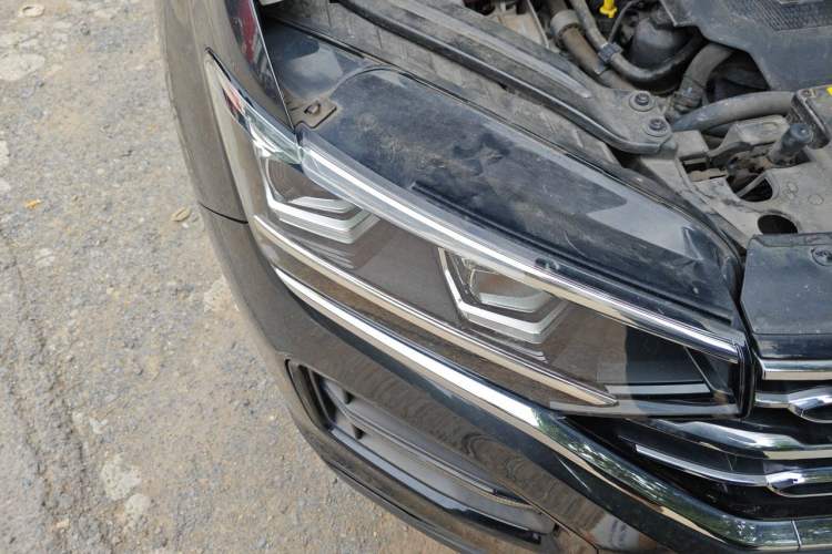Used Volkswagen Tayron 2020 330TSI Two-Wheel Drive Luxury Smart Connectivity Version Right Front Headlight
