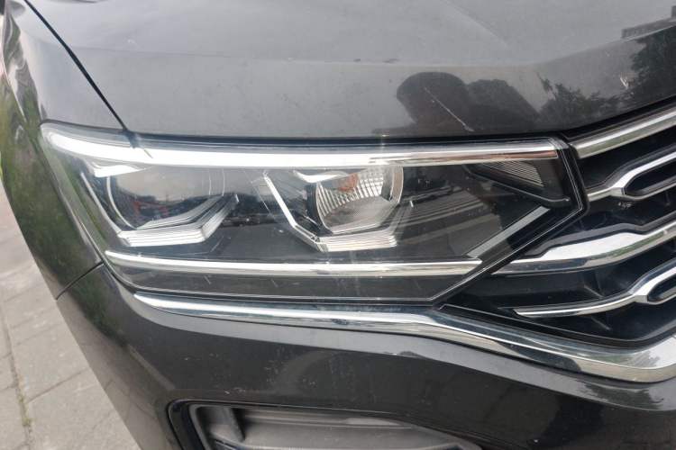 Used Volkswagen Tayron 2020 330TSI Two-Wheel Drive Luxury Smart Connectivity Version Right Front Headlight