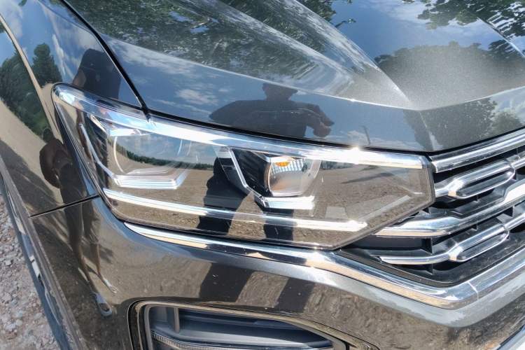 Used Volkswagen Tayron 2020 330TSI Two-Wheel Drive Luxury Smart Connectivity Version Right Front Headlight