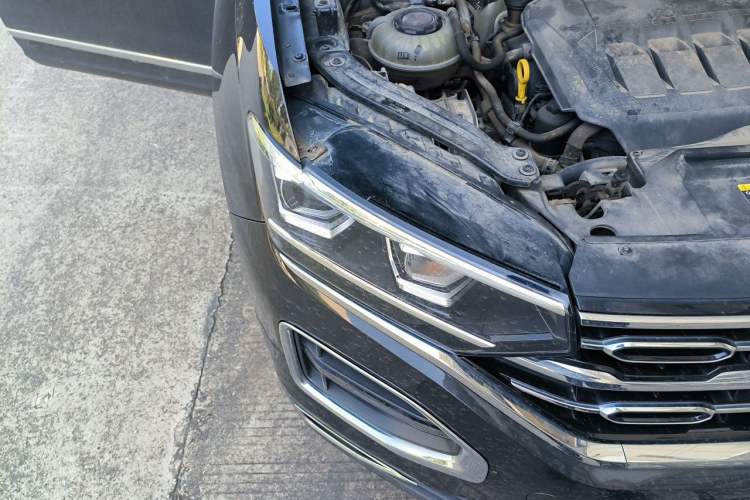 Used Volkswagen Tayron 2020 330TSI Two-Wheel Drive Luxury Smart Connectivity Version Right Front Headlight