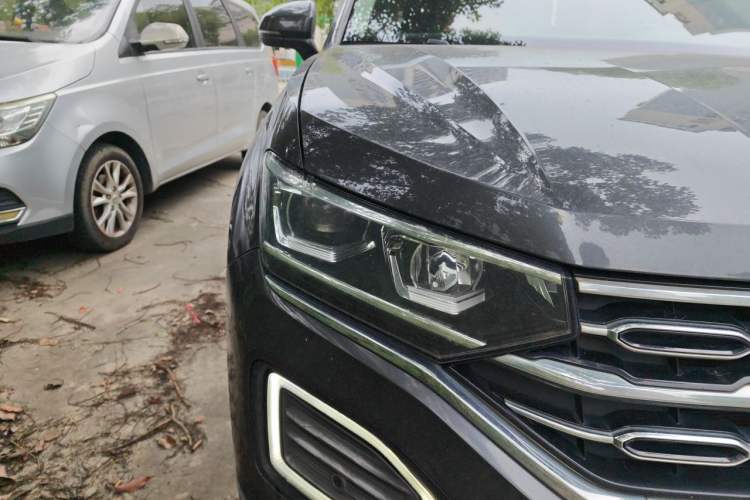 Used Volkswagen Tayron 2020 330TSI Two-Wheel Drive Luxury Connected Pro Edition Right Front Headlight