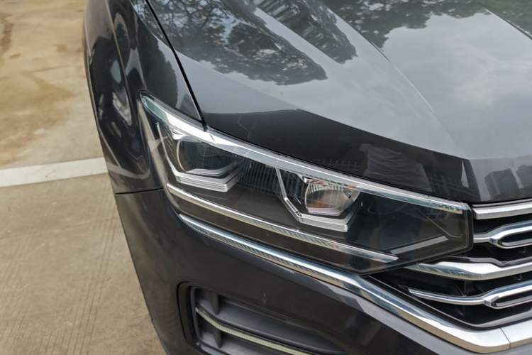 Used Volkswagen Tayron 2020 330TSI Two-Wheel Drive Luxury Smart Connectivity Version Right Front Headlight