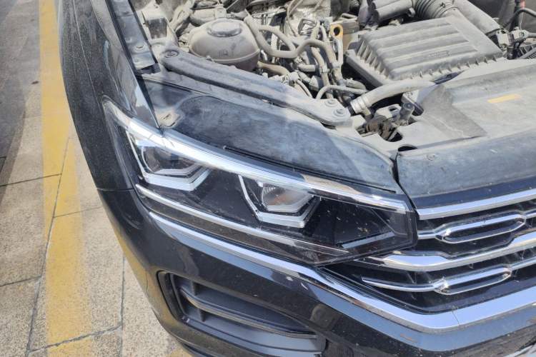 Used Volkswagen Tayron 2020 280TSI Two-Wheel Drive Luxury Connect Edition Right Front Headlight