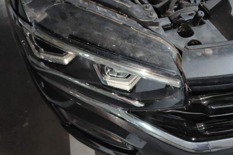 Used Volkswagen Tayron 2020 380TSI Four-Wheel Drive Luxury Connect Pro Edition Right Front Headlight