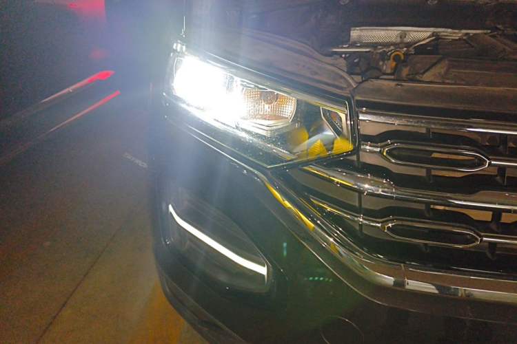 Used Volkswagen Tayron 2020 280TSI Two-Wheel Drive Luxury Connect Edition Right Front Headlight