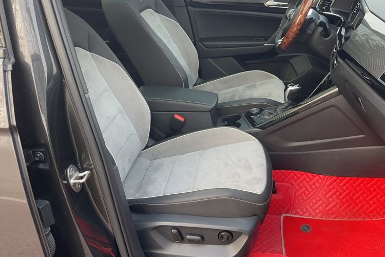Used Volkswagen Tayron 2020 380TSI All-Wheel Drive R-Line Connected Version Right Front Seat