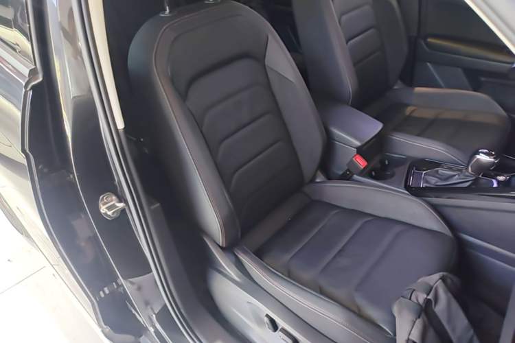 Used Volkswagen Tayron 2020 330TSI Two-Wheel Drive Luxury Smart Connectivity Version Right Front Seat