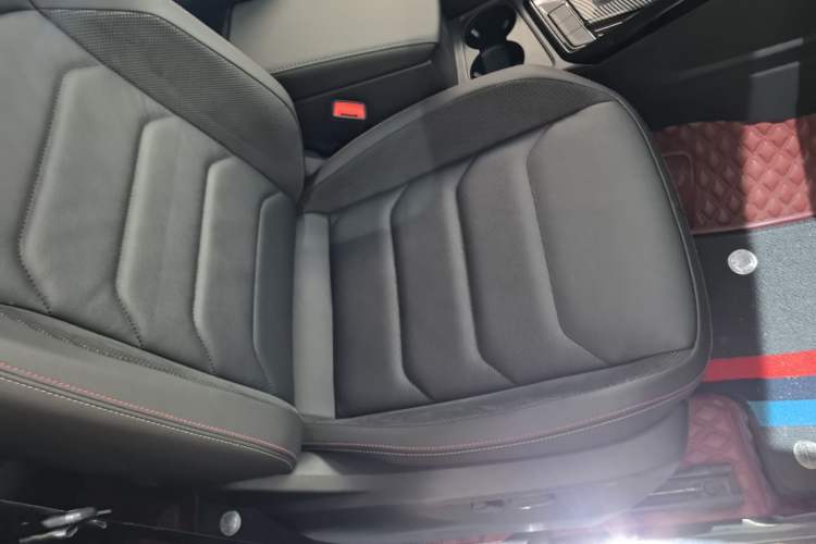 Used Volkswagen Tayron 2020 330TSI Two-Wheel Drive Luxury Smart Connectivity Version Right Front Seat