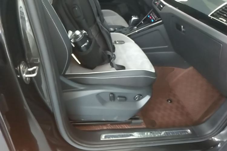 Used Volkswagen Tayron 2020 380TSI All-Wheel Drive R-Line Connected Version Right Front Seat