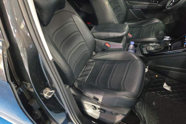 Used Volkswagen Tayron 2020 330TSI Two-Wheel Drive Luxury Smart Connectivity Version Right Front Seat