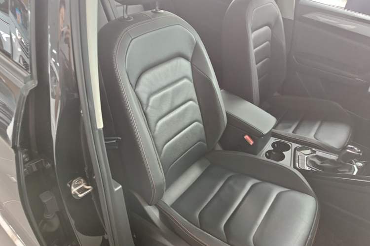 Used Volkswagen Tayron 2020 330TSI Two-Wheel Drive Luxury Smart Connectivity Version Right Front Seat