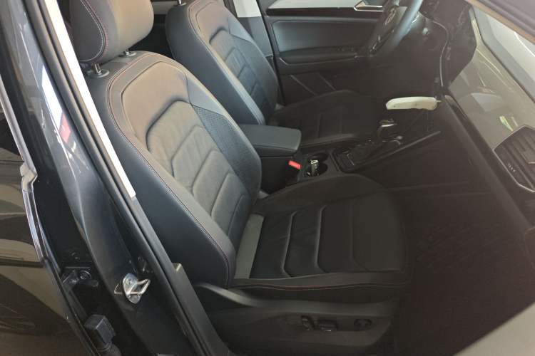 Used Volkswagen Tayron 2020 330TSI Two-Wheel Drive Luxury Smart Connectivity Version Right Front Seat