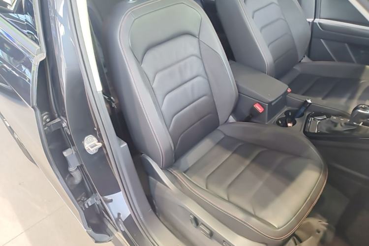 Used Volkswagen Tayron 2020 330TSI Two-Wheel Drive Luxury Smart Connectivity Version Right Front Seat