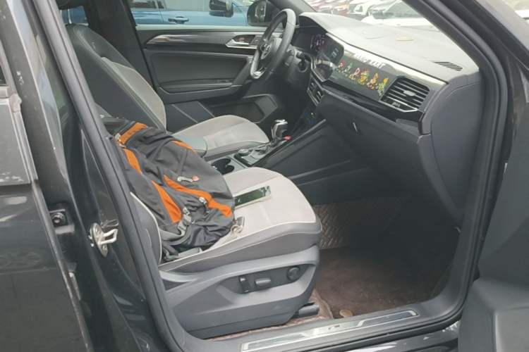 Used Volkswagen Tayron 2020 380TSI All-Wheel Drive R-Line Connected Version Right Front Seat