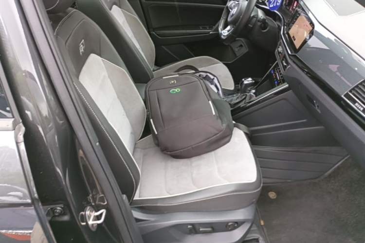 Used Volkswagen Tayron 2020 380TSI All-Wheel Drive R-Line Connected Version Right Front Seat