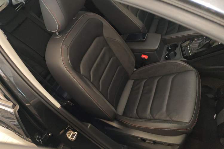 Used Volkswagen Tayron 2020 330TSI Two-Wheel Drive Luxury Smart Connectivity Version Right Front Seat