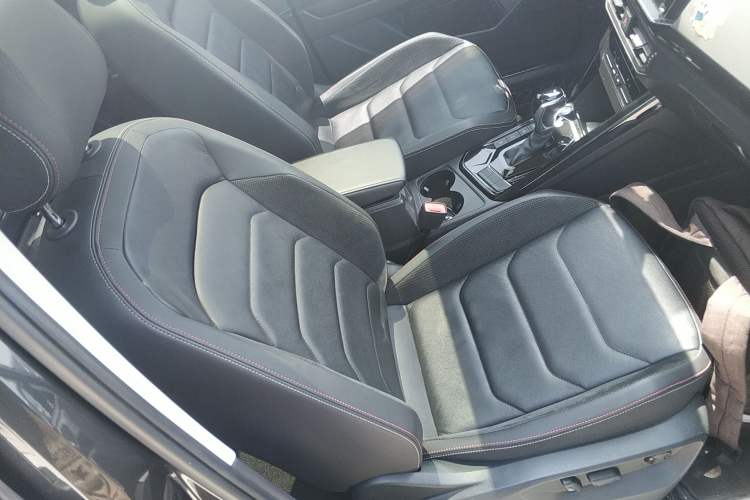 Used Volkswagen Tayron 2020 330TSI Two-Wheel Drive Luxury Smart Connectivity Version Right Front Seat