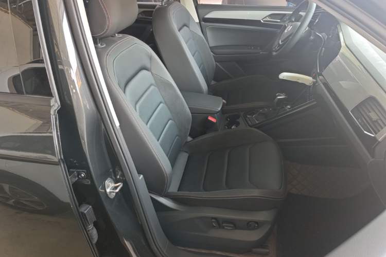 Used Volkswagen Tayron 2020 330TSI Two-Wheel Drive Luxury Smart Connectivity Version Right Front Seat