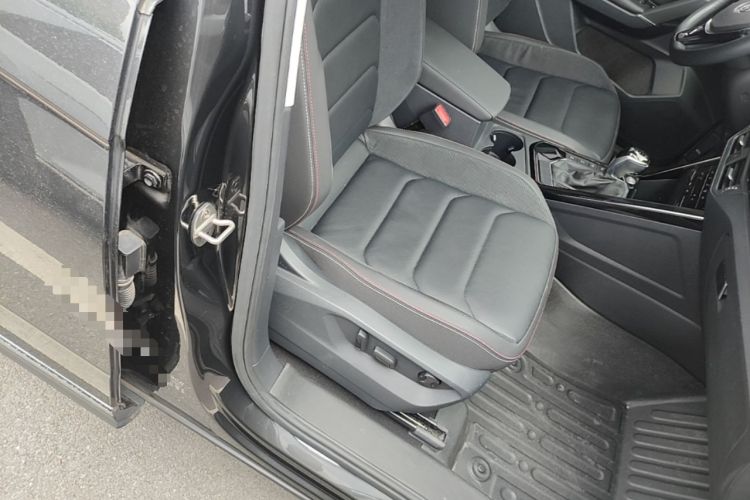 Used Volkswagen Tayron 2020 330TSI Two-Wheel Drive Luxury Smart Connectivity Version Right Front Seat