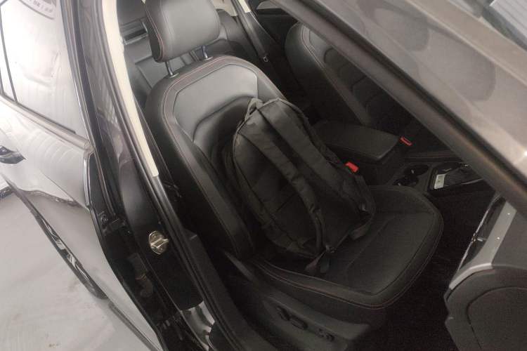 Used Volkswagen Tayron 2020 330TSI Two-Wheel Drive Luxury Smart Connectivity Version Right Front Seat